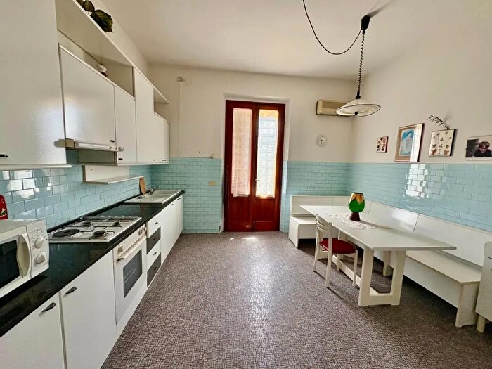 Appartamento con 5 locali in vendita in Vitolini Fi, Vinci