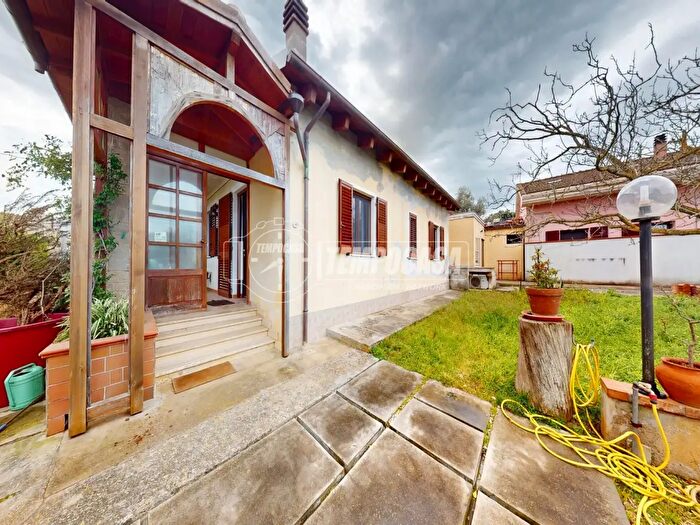 Casa quadrilocale in vendita in Strada Provinciale Sassari Argentiera, Sassari