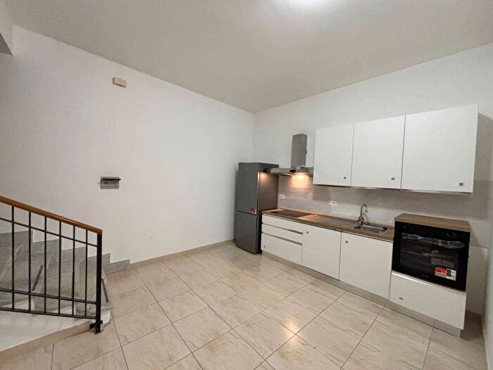 Appartamento trilocale in affitto in VIA VITTORIO VENETO, Centro, Teramo