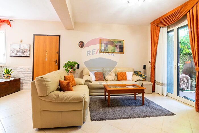 Appartamento con 5 locali in vendita in Via Grotta del Signore, San Pietro Clarenza