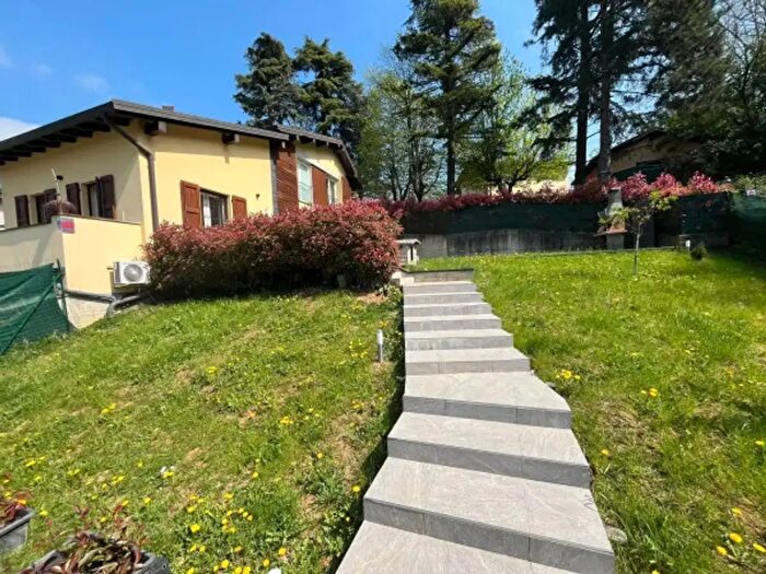 Casa trilocale in vendita in Via Giardini Nord, Serramazzoni