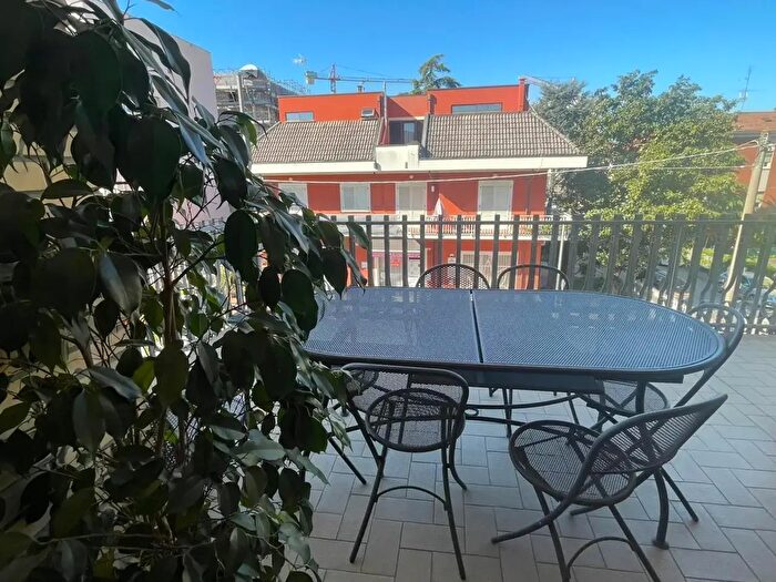 Appartamento con 6 locali in affitto in Via Libra, Rimini