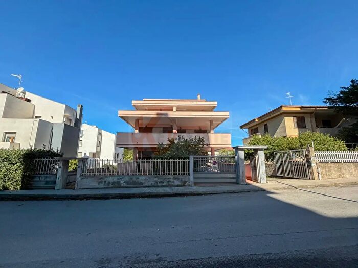 Casa con 10 locali in vendita in Via Gorizia, Sassari