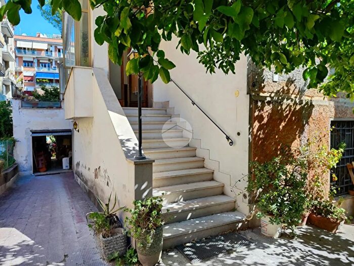 Appartamento con 5 locali in affitto in Via Antonio Pignatelli, Roma