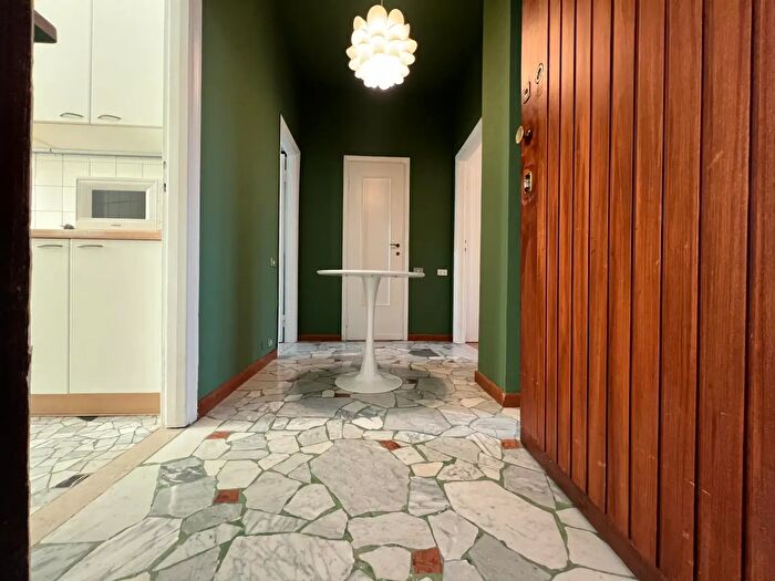 Appartamento trilocale in affitto in Via Michelangelo Buonarroti, Milano