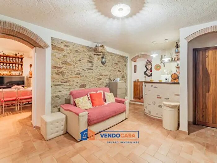 Casa con 6 locali in vendita in Via di Stazzema, Stazzema