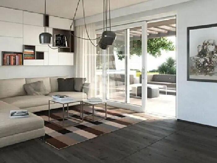 Appartamento trilocale in vendita in Via Enrico Manzini, Reggio Emilia