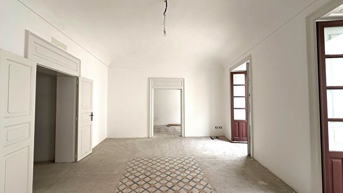 Casa con 18 locali in vendita in Via dellAmalfitania, Siracusa