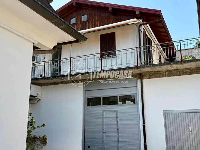 Appartamento quadrilocale in vendita in Via Annibale Rosa, Verbania