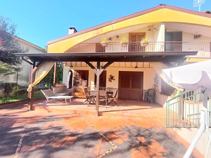 Casa quadrilocale in vendita in Giffoni Sei Casali