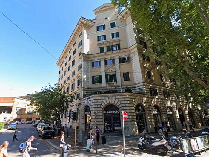 Appartamento trilocale in vendita in Viale di Trastevere, Roma