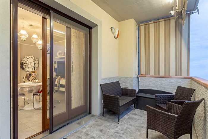 Appartamento trilocale in vendita in Via del Chiasso, Prato