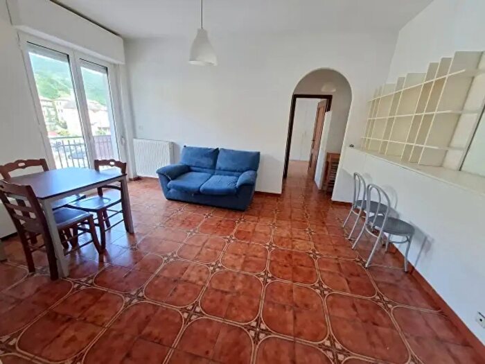 Appartamento trilocale in vendita in Moconesi
