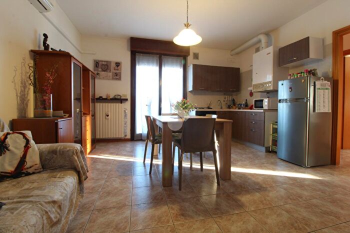 Appartamento trilocale in vendita in Via Kennedy, Bagnolo In Piano