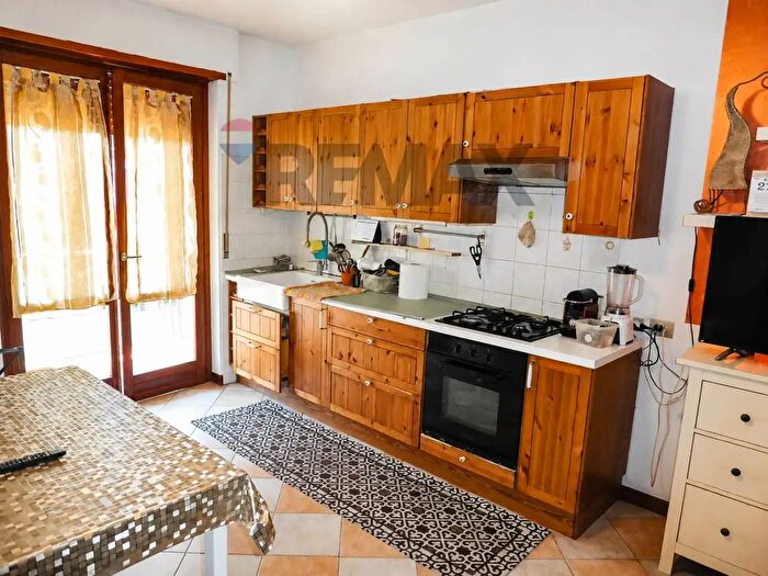 Appartamento trilocale in vendita in Villafranca Di Verona