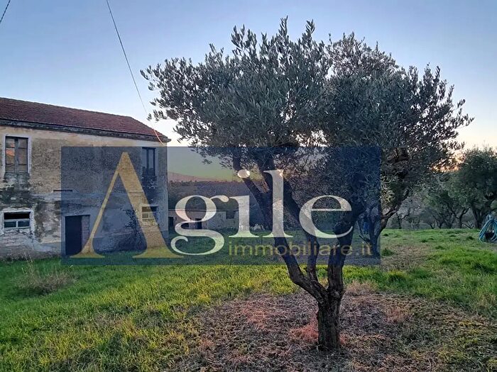 Casa con 11 locali in vendita in Contrada Spiagge, Monteprandone