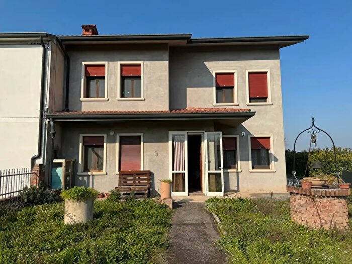 Casa trilocale in vendita in Via Matteotti, Poiana Maggiore