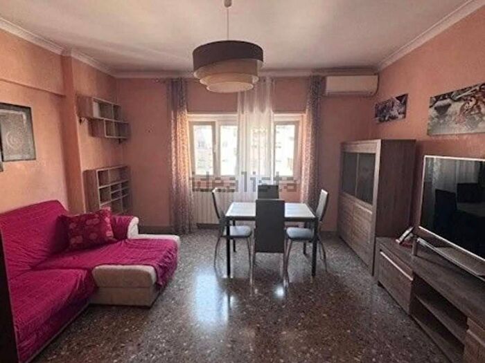 Appartamento trilocale in affitto in Via Oderisi da Gubbio, Marconi, Roma