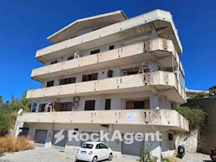 Appartamento con 5 locali in vendita in Via Torre, Caulonia