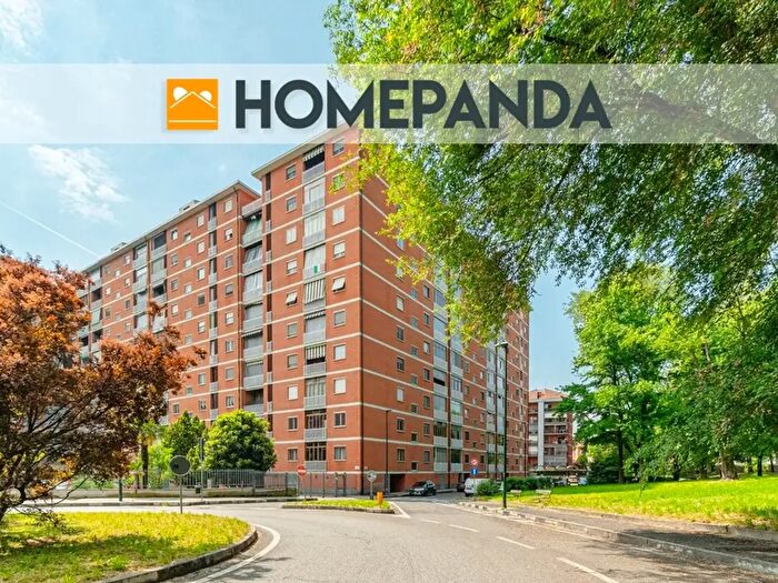 Appartamento con 5 locali in vendita in Via Rocco Scotellaro, Torino