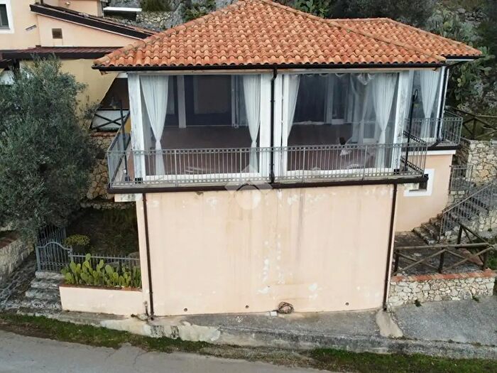 Casa monolocale in vendita in Sc Le Noci, Venafro