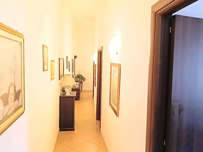 Appartamento con 5 locali in vendita in Via Teatro, Giarre