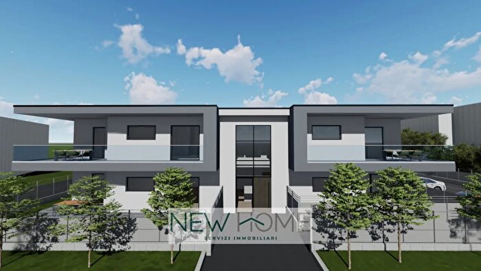 Appartamento con 5 locali in vendita in Via Sacra Famiglia, Verona