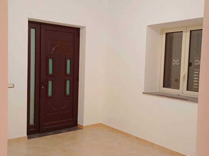 Casa trilocale in affitto in Linera, Santa Venerina