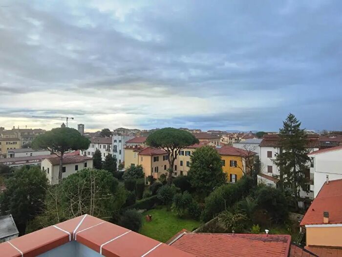 Appartamento con 6 locali in vendita in Derna, Pisa