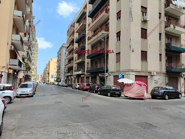 Appartamento con 5 locali in vendita in Palermo