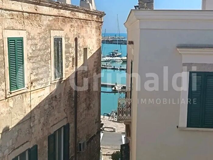 Appartamento trilocale in affitto in Via Felicia Nigretti, Trani