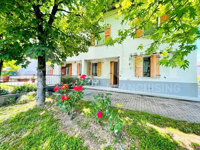 Appartamento con 5 locali in vendita in Via San Pancrazio, Zola Predosa