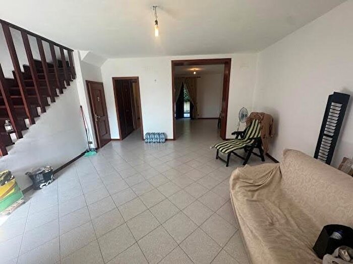 Casa con 8 locali in vendita in Calci