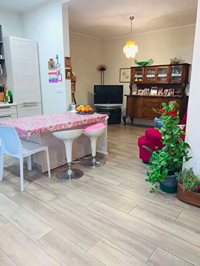 Casa con 13 locali in vendita in Viale della Resistenza, Rubiera