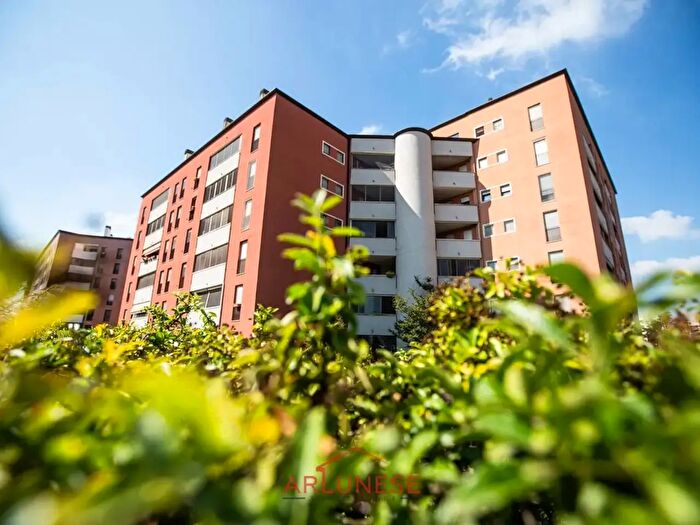 Appartamento quadrilocale in vendita in Via Gonin, Milano