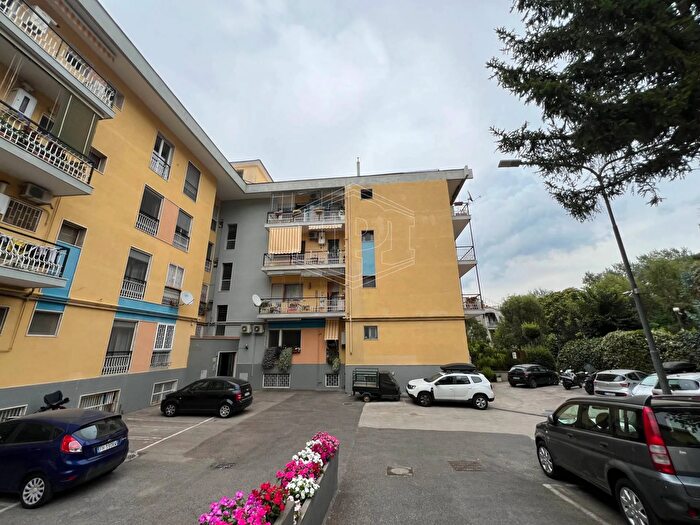 Appartamento quadrilocale in vendita in Via Edoardo Nicolardi, Napoli
