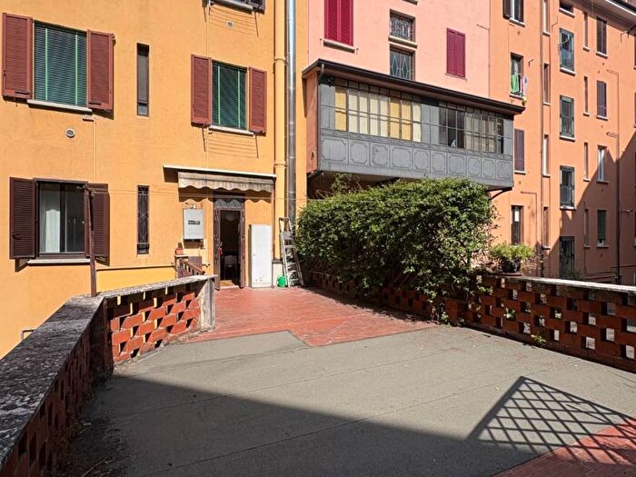 Appartamento trilocale in affitto in Via Nino Oxilia, Pasteur, Milano