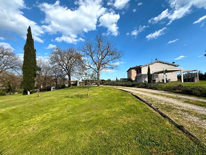 Casa quadrilocale in vendita in Bellosguardo, Cavriglia