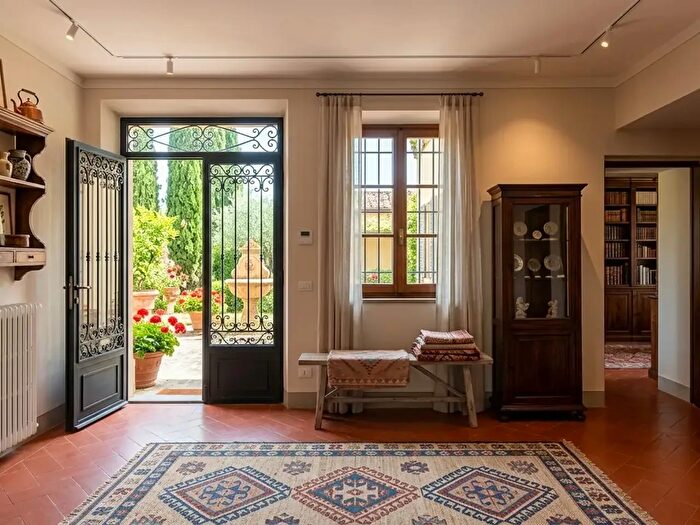 Appartamento trilocale in vendita in Via di San Leonardo, Firenze