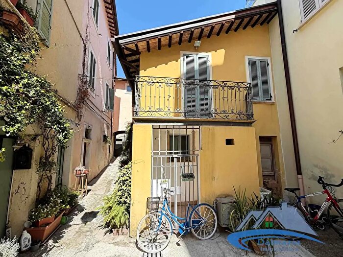 Appartamento con 5 locali in affitto in Via Undici Febbraio, Terni