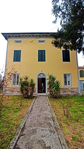 Casa con 5 locali in vendita in Capannori