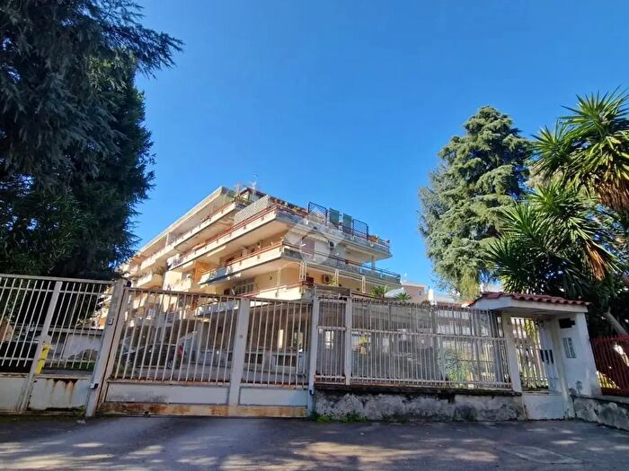 Appartamento quadrilocale in vendita in Via Siepe Nuova, Frattamaggiore