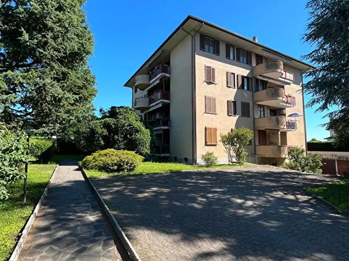Appartamento quadrilocale in vendita in Piazza Guido Rossa, Colturano