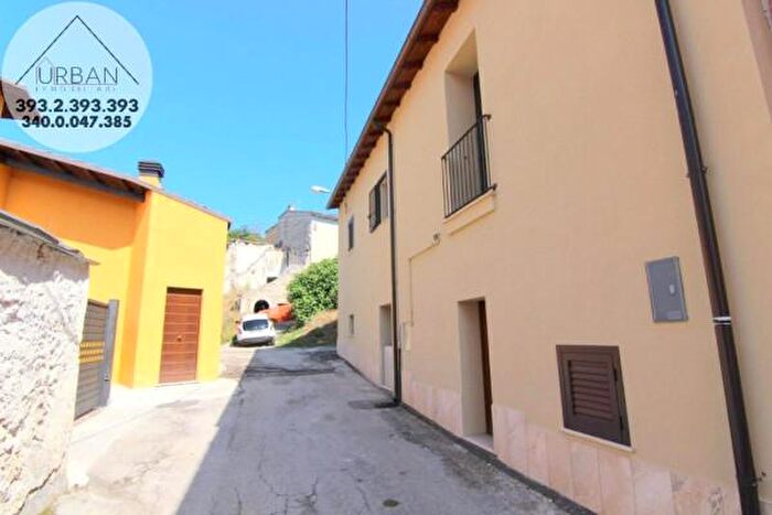 Appartamento con 6 locali in vendita in Via Gentile, Pizzoli