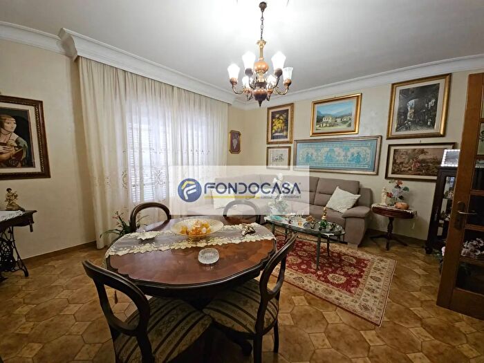 Casa con 9 locali in vendita in Via F Ferruccio, Melendugno