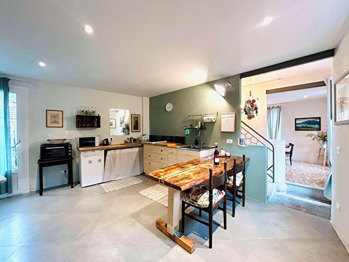 Casa con 8 locali in vendita in Via Molino, Ormea