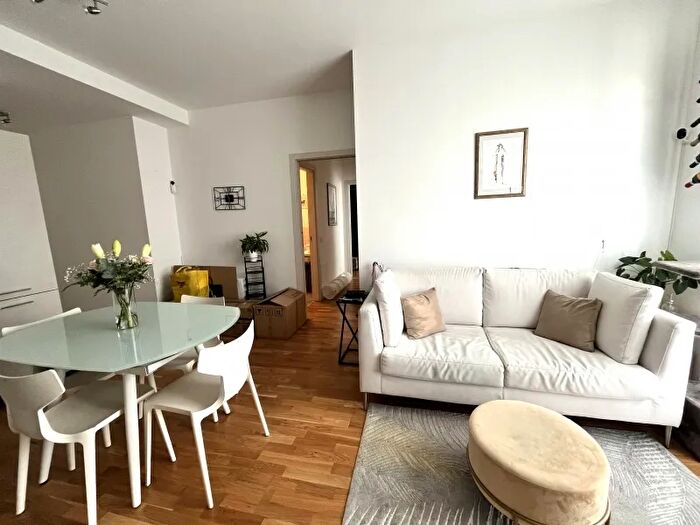 Appartamento trilocale in affitto in Via Padre Reginaldo Giuliani, Milano