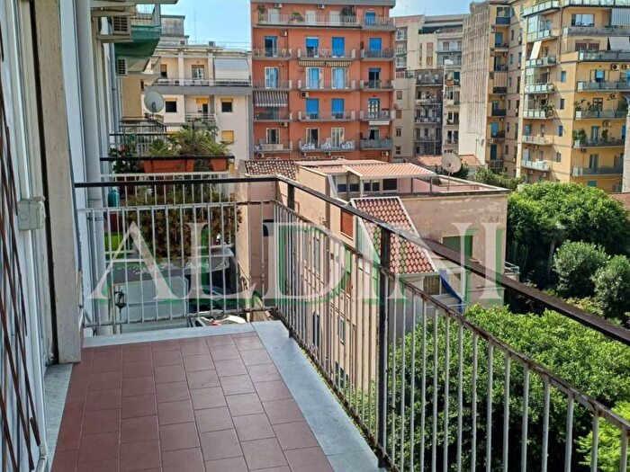 Appartamento trilocale in affitto in Via Antonio Santangelo Fulci, Province Veneto, Catania