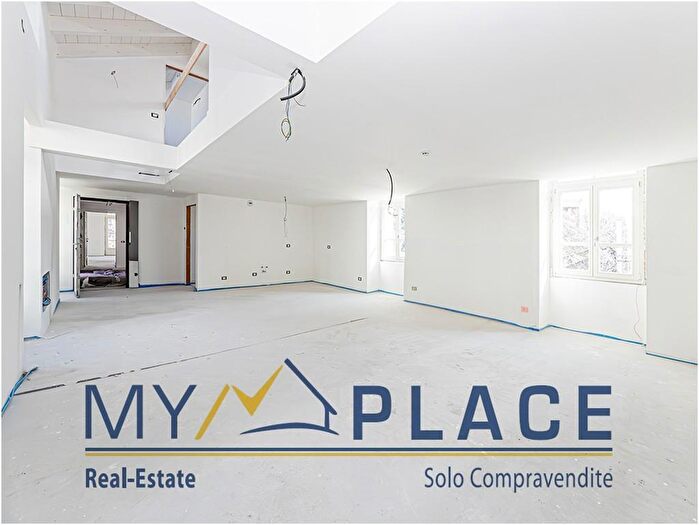 Appartamento quadrilocale in vendita in Via Ghislanzoni, Lecco