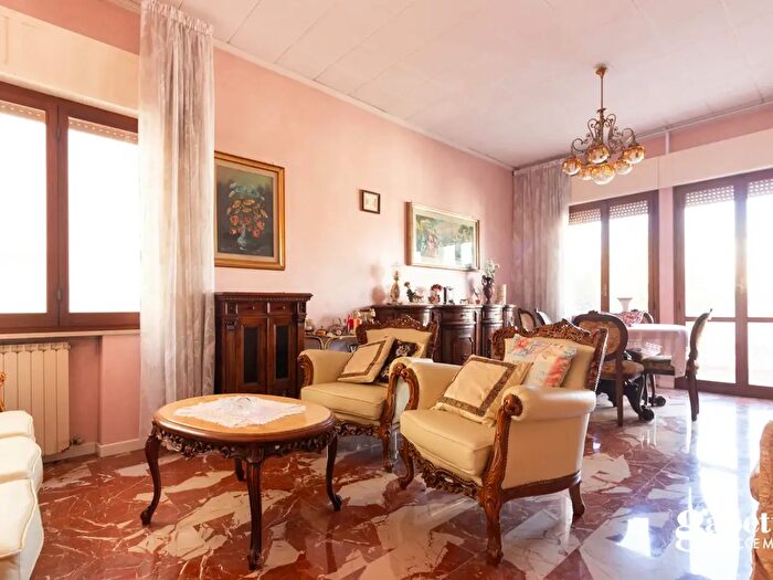 Appartamento quadrilocale in vendita in Via Circonvallazione, Gabicce Mare